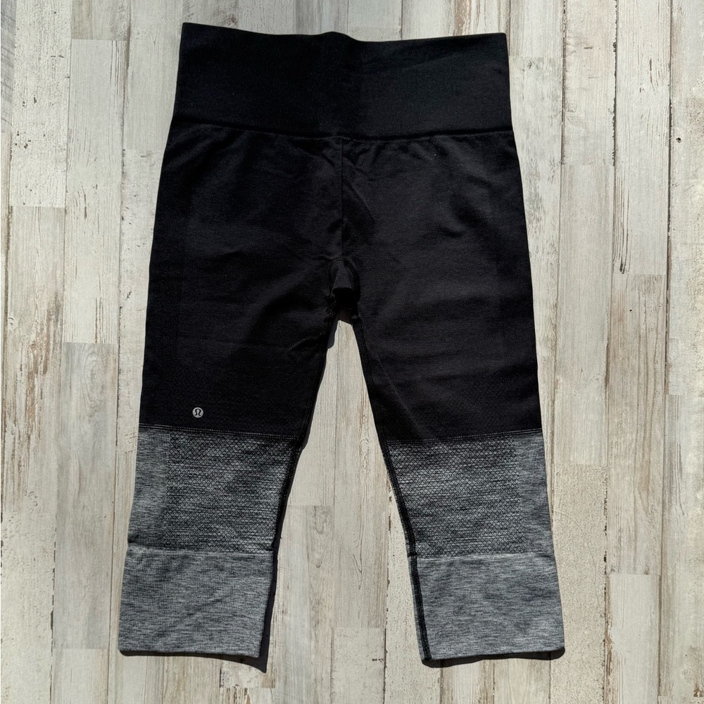 Lululemon Black Gray Crop Leggings Womens 6 High Rise Seamless Yoga